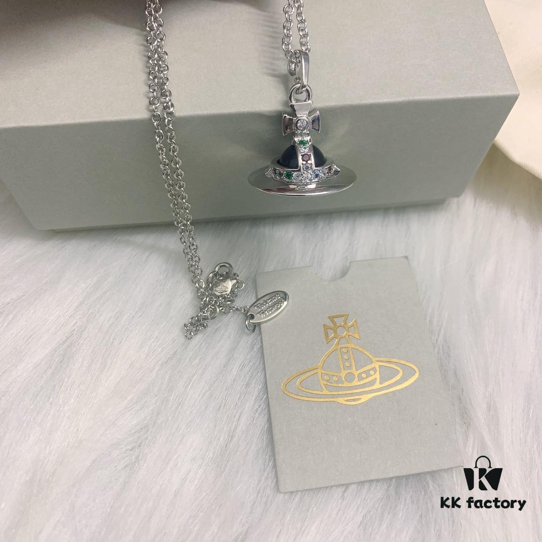 West Queen 3D Black Glass Ball Necklace