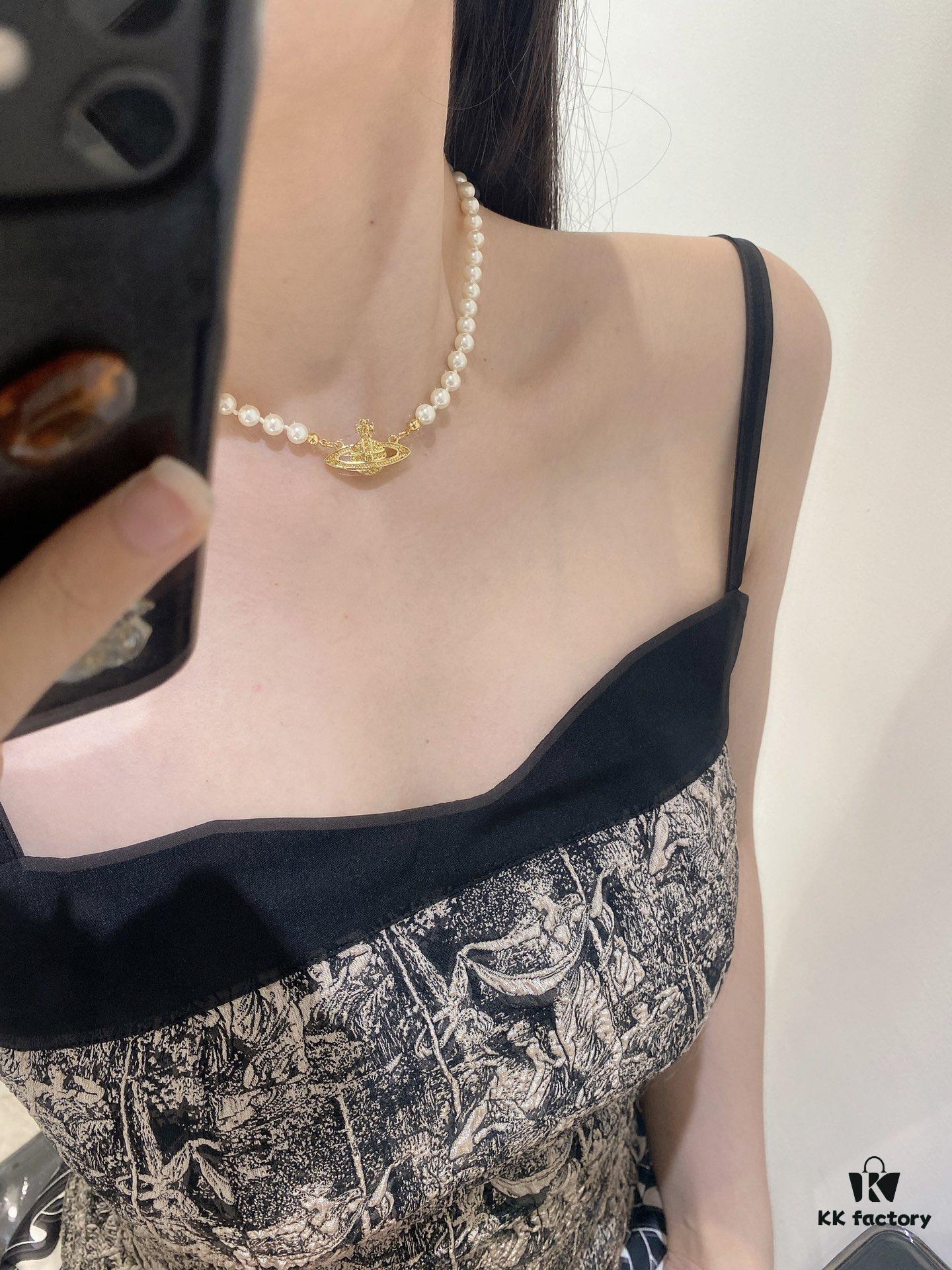 Saturn | Vivienne Westwood Jewelry Pearl Necklace in Gold
