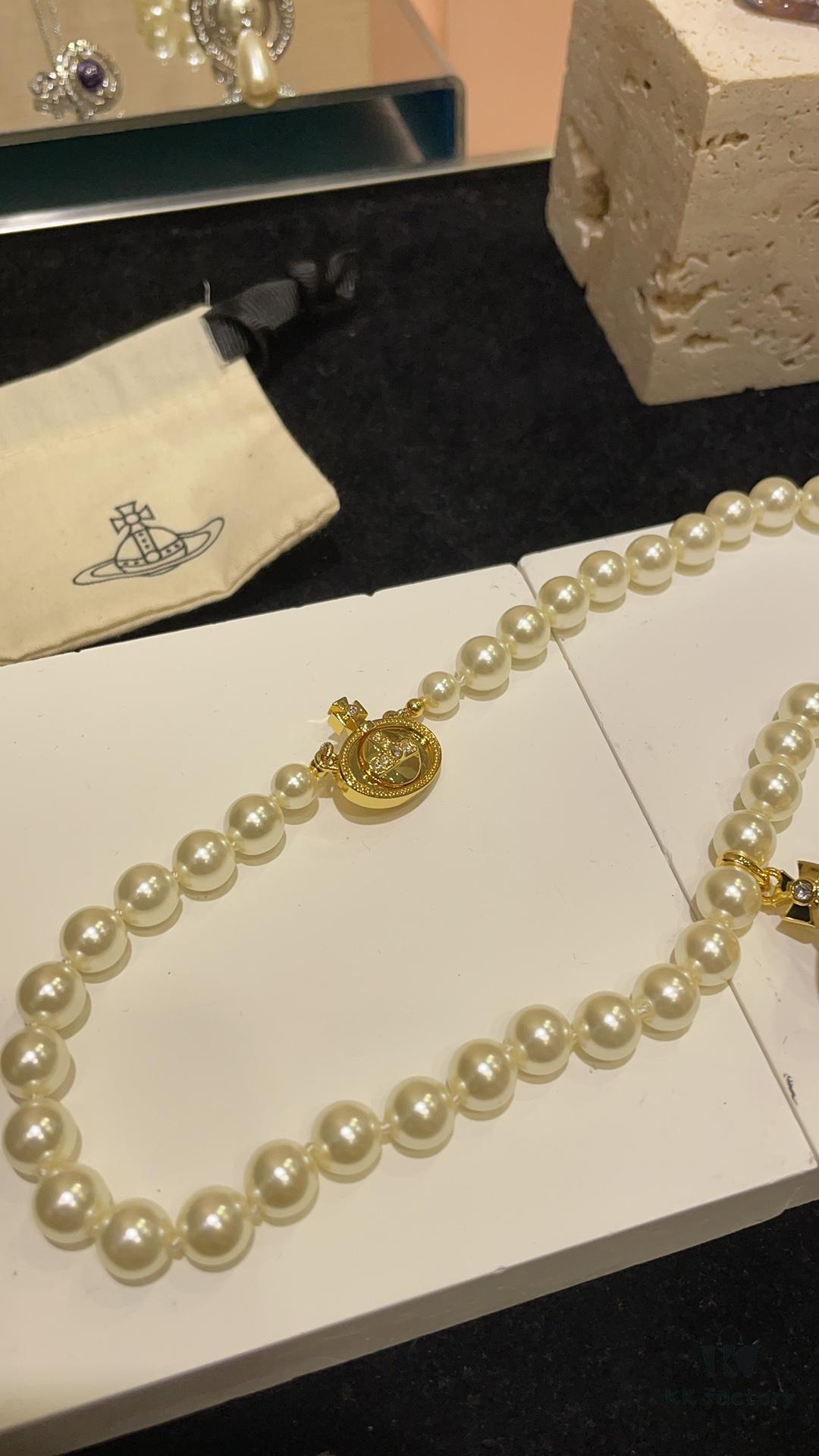 Vivienne Westwood Golden Saturn ORB Pearl Necklace