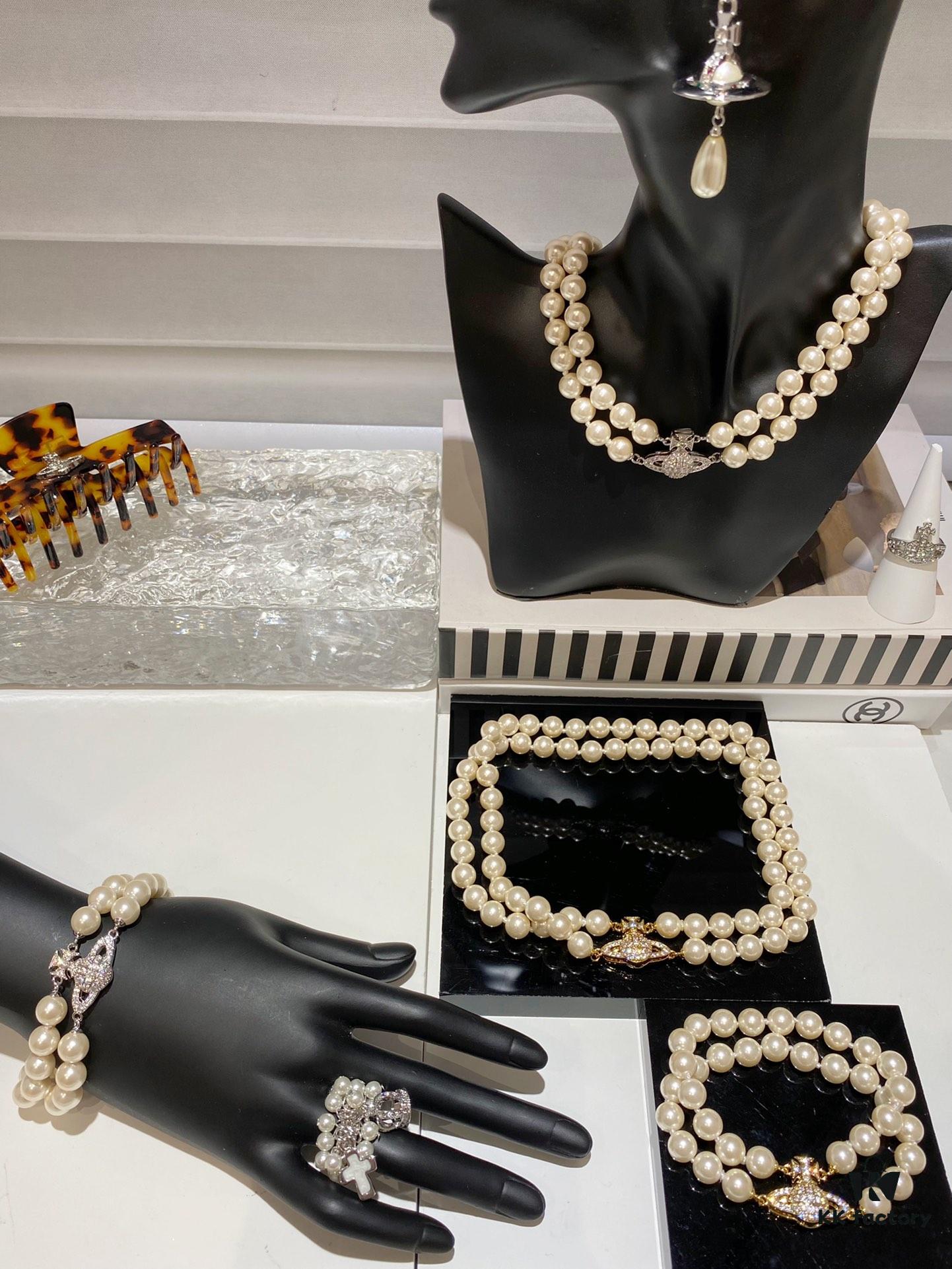 Saturn | Vivienne Westwood Jewelry Double-Layer Pearl Necklace and Bracelet