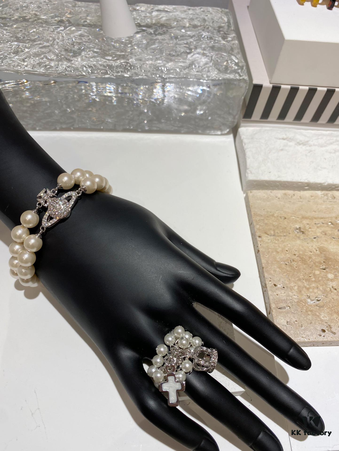 Saturn | Vivienne Westwood Jewelry Double-Layer Pearl Necklace and Bracelet