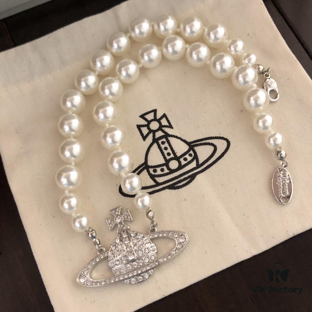 Vivienne Westwood Saturn Pearl Necklace - Medium Size, Rhinestone-Embellished Crown Pendant with Elegant Shine