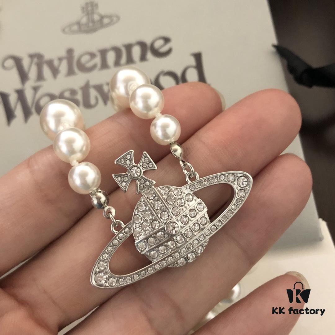 Vivienne Westwood Saturn Pearl Necklace - Medium Size, Rhinestone-Embellished Crown Pendant with Elegant Shine