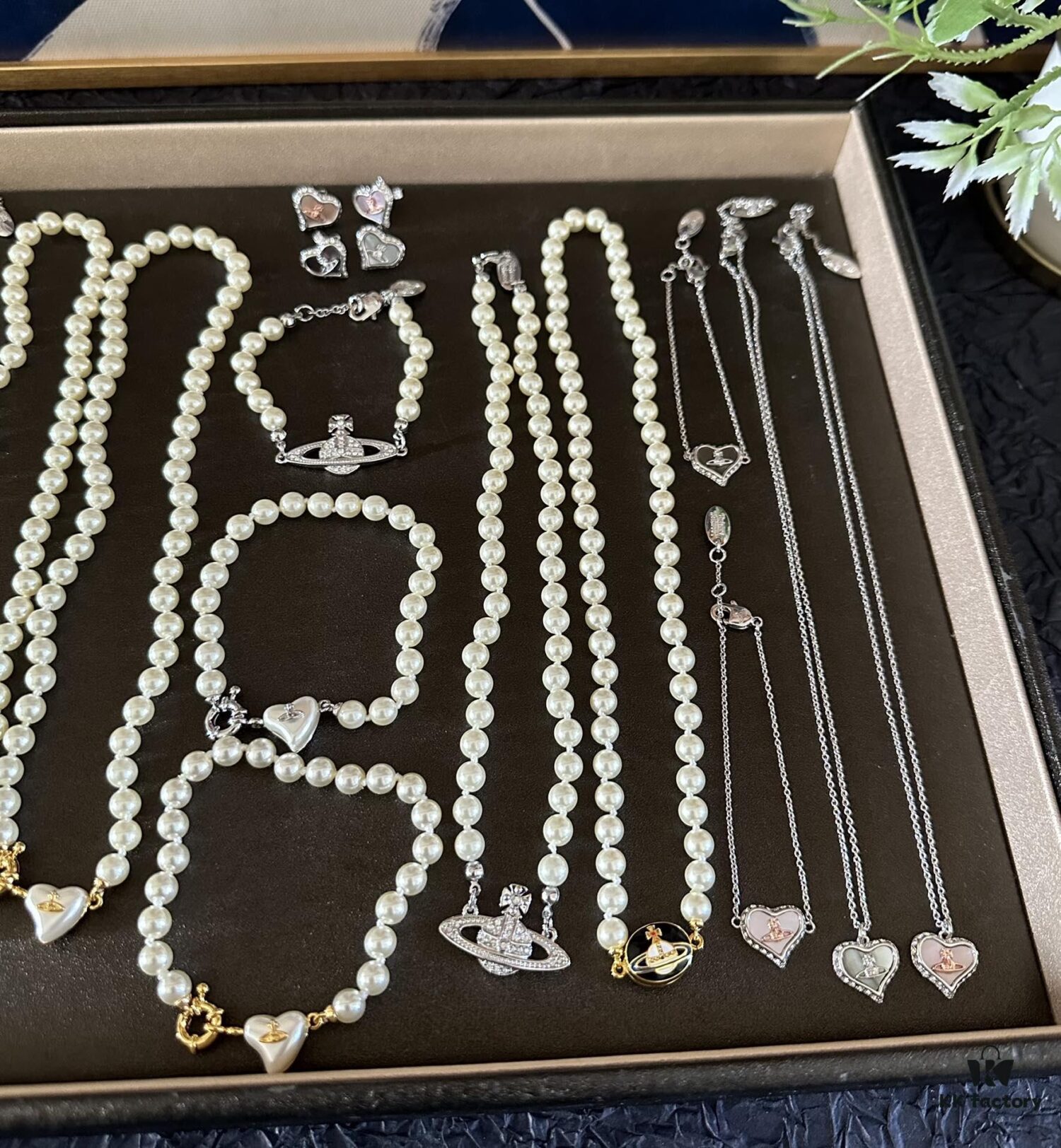 Vivienne Westwood New Collection Series 😍😍