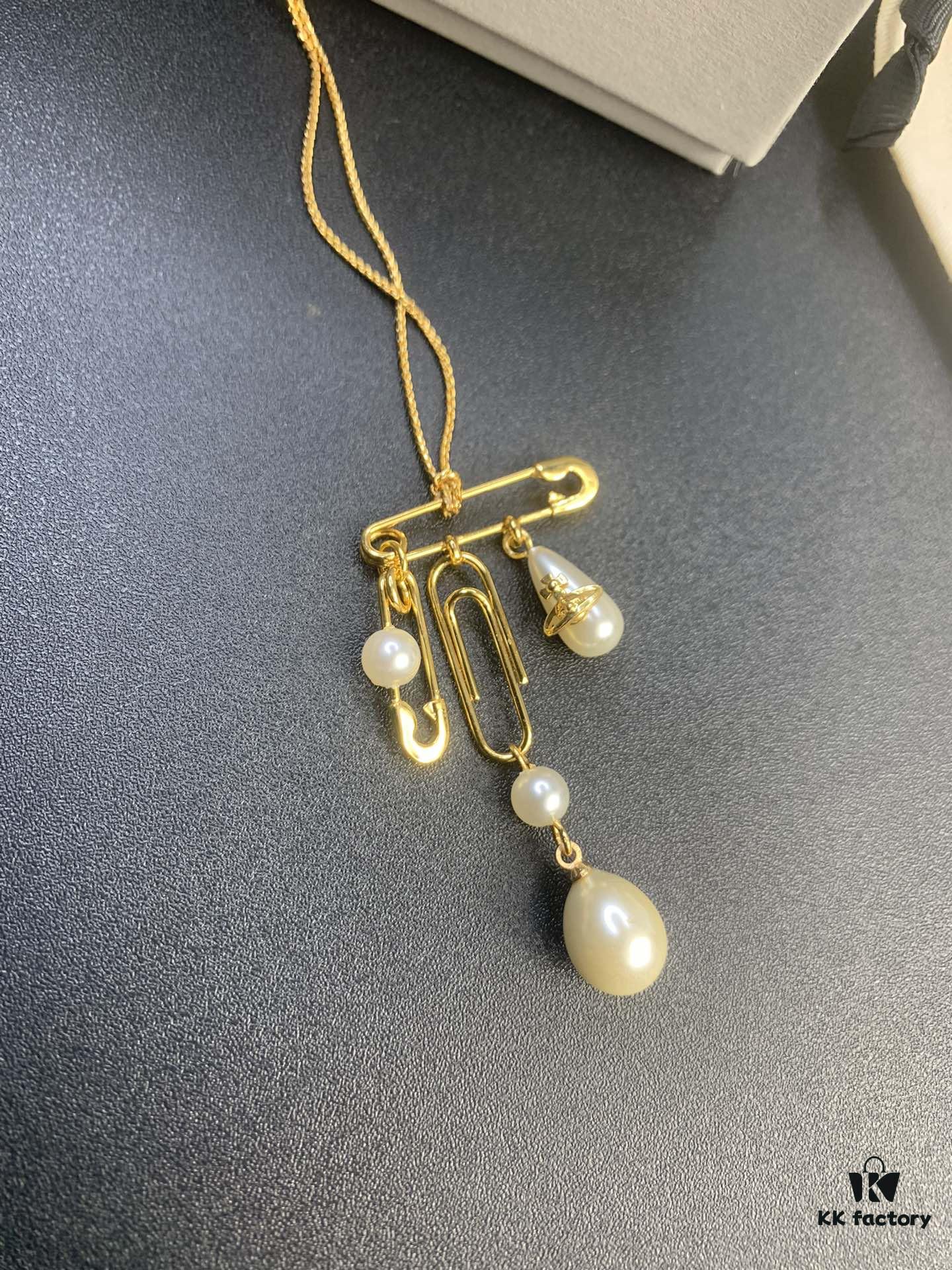 West Queen Brooch Multi-Pearl Tassel Necklace