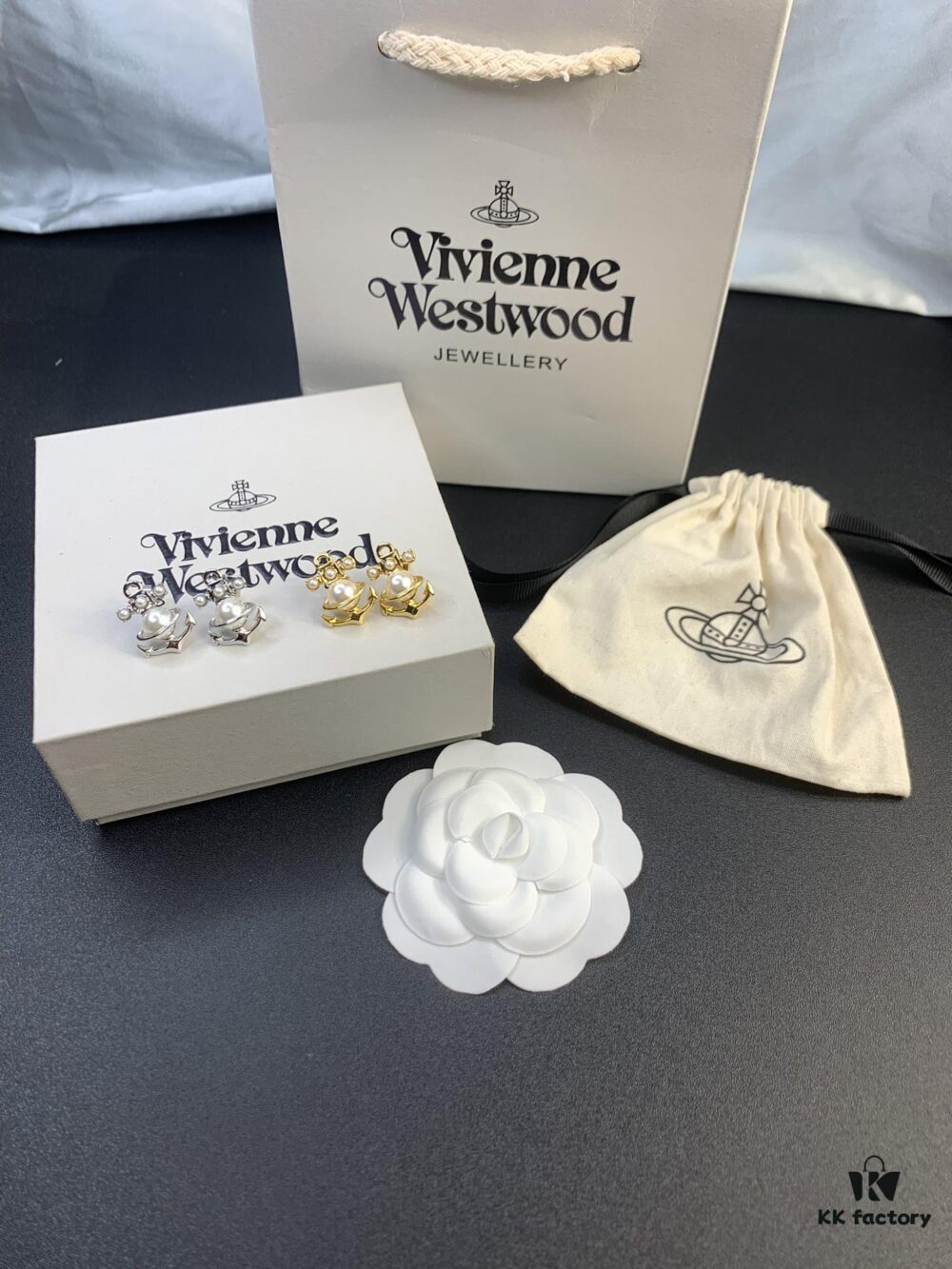 West Queen Cat Boat Pearl Stud Earrings in White Gold and Yellow Gold Two Colors