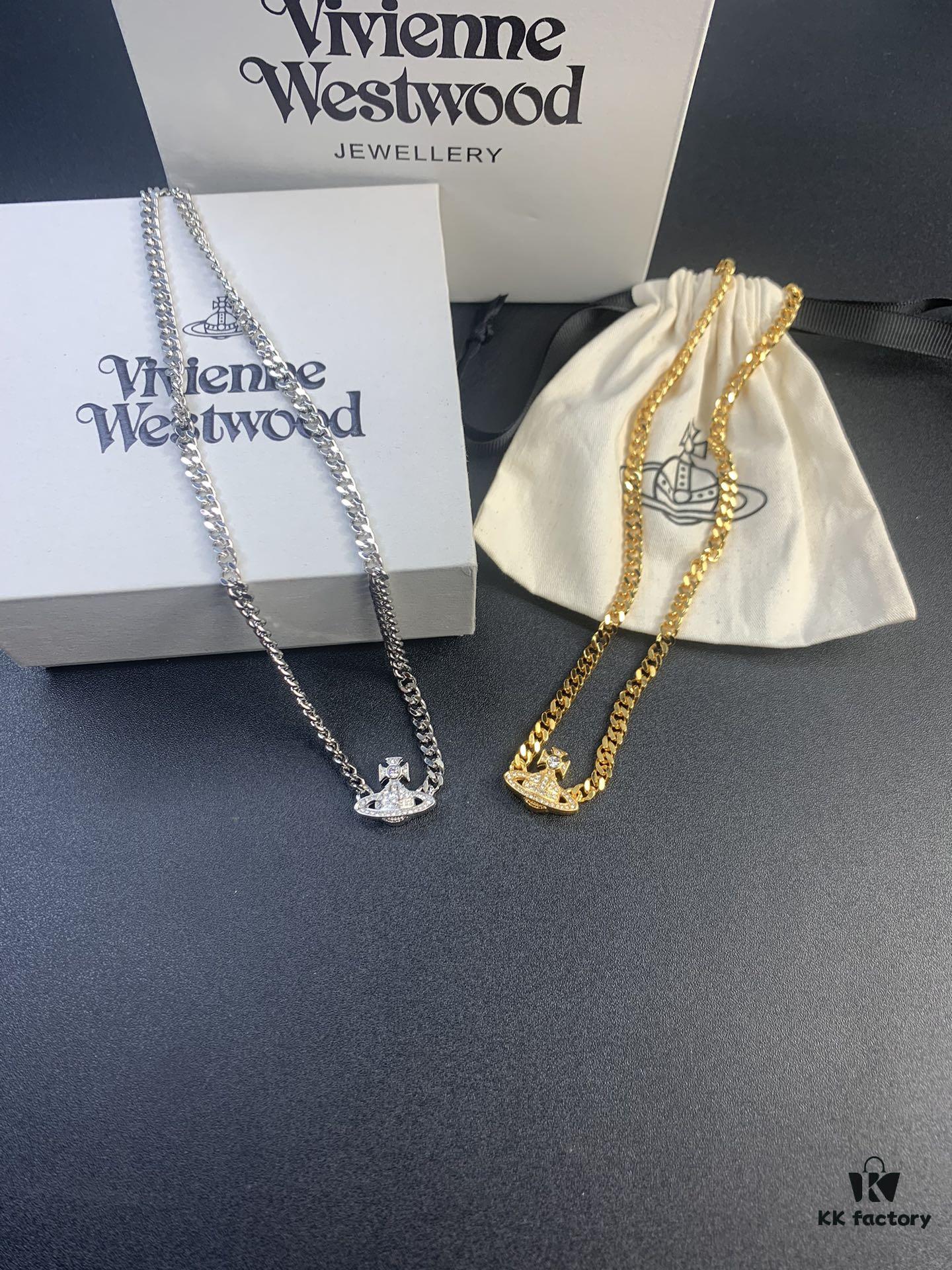 West Grandma Magnetic Clasp Saturn Chunky Chain in Gold and Silver Tones