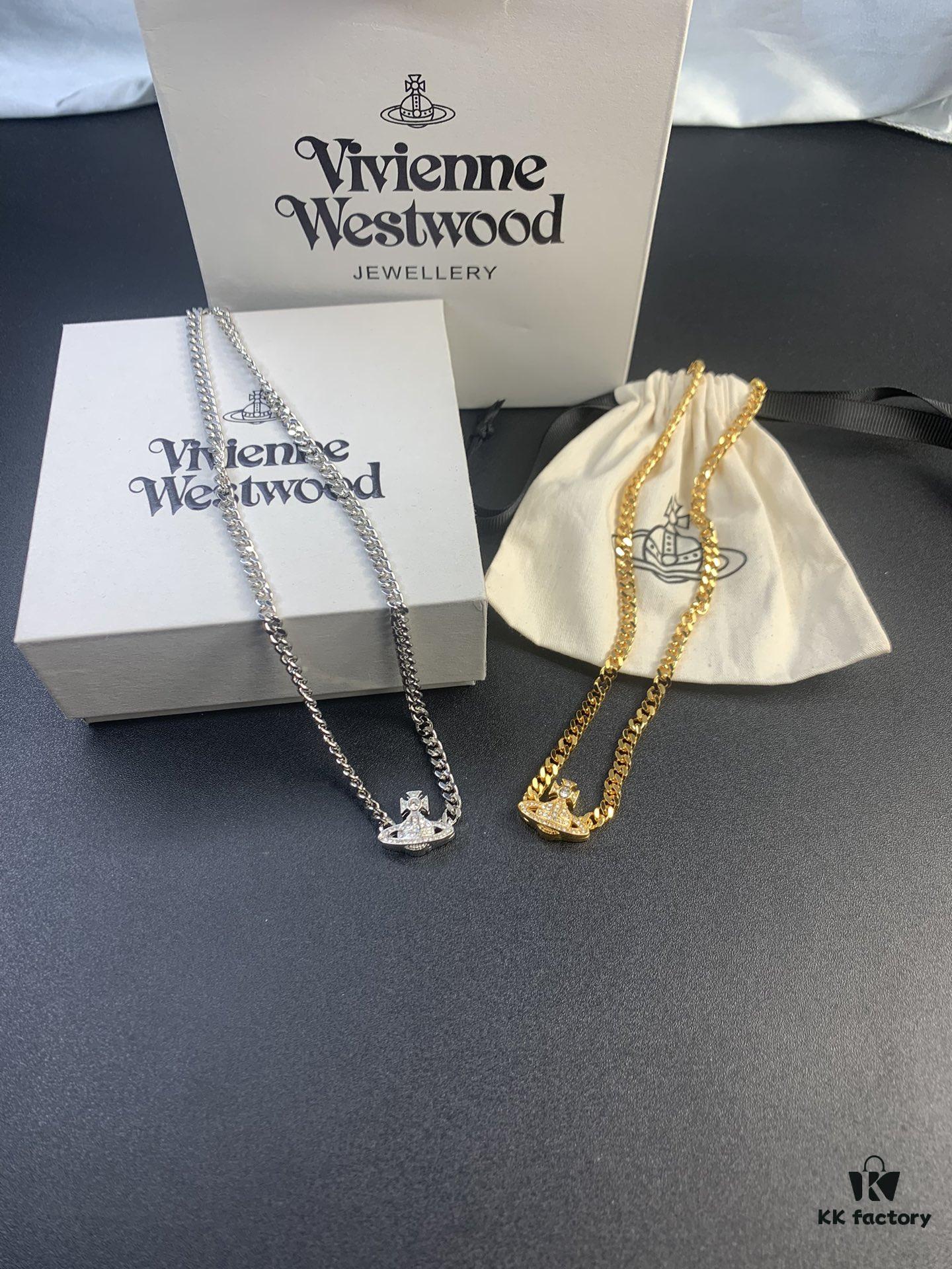 West Grandma Magnetic Clasp Saturn Chunky Chain in Gold and Silver Tones