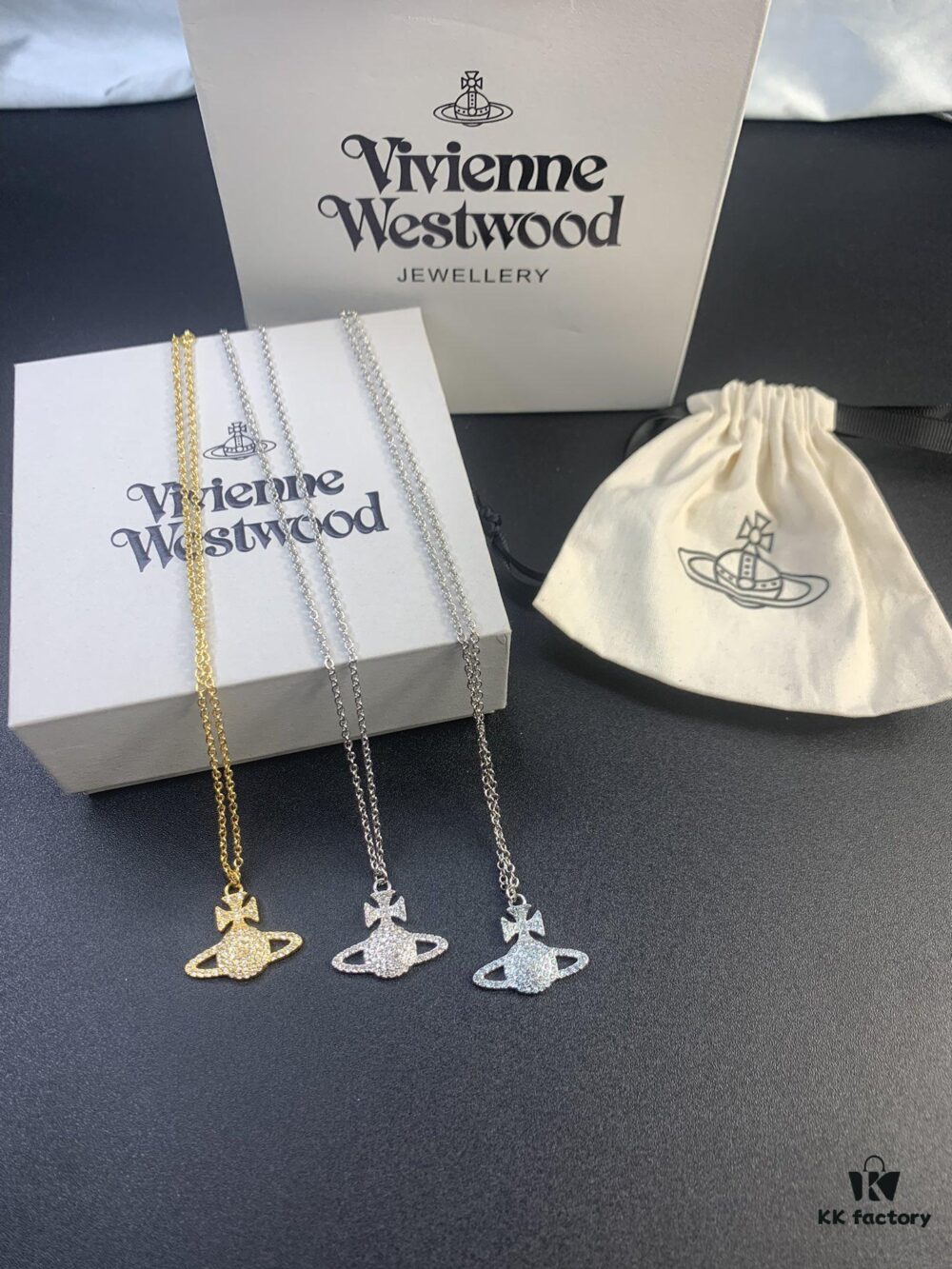 West Queen Full Diamond Blue Necklace