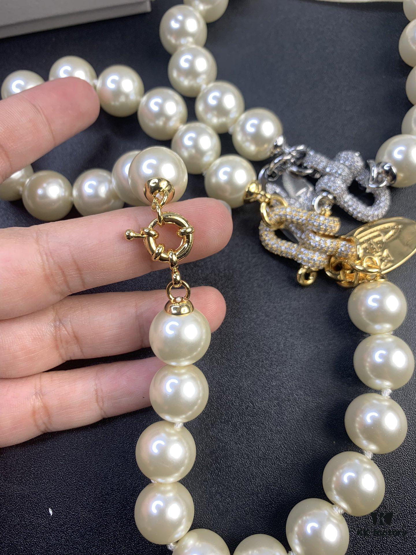 West Queen Full Diamond Horse Hoof Pearl Necklace, Superb Quality