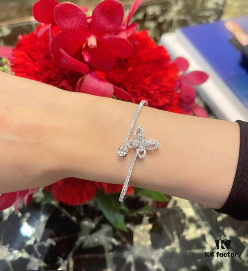 Graff Butterfly Teardrop Bracelet Jewelry with Top Quality Zirconia, Vivid and Exquisitely Crafted
