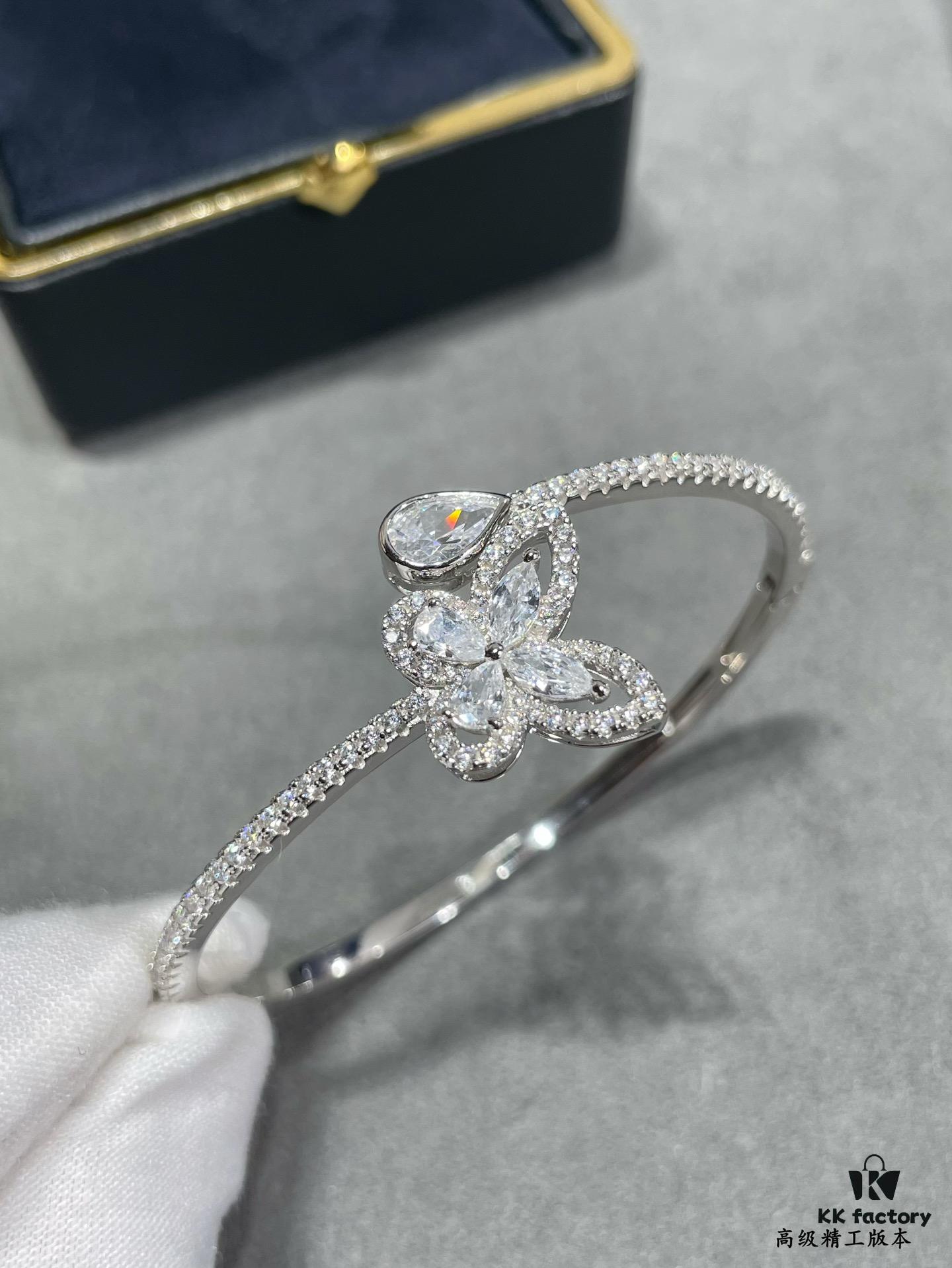 Graff Butterfly Teardrop Bracelet Jewelry with Top Quality Zirconia, Vivid and Exquisitely Crafted