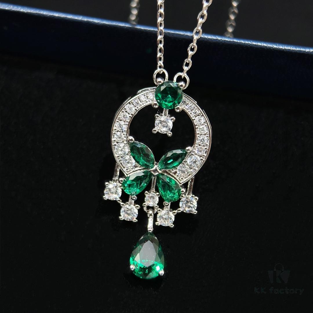 ❗️New Arrival❗️ GRAFF Colored Diamond Butterfly Necklace