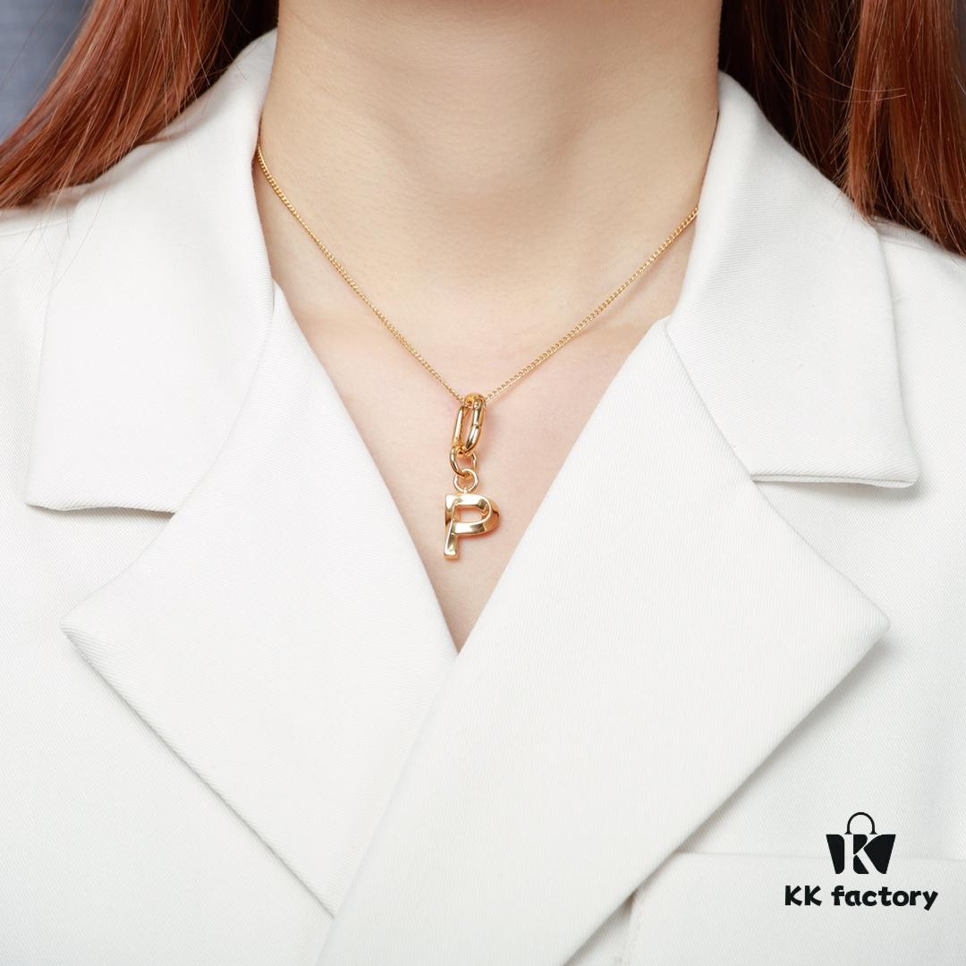 2021 New Arrival 🌟 Celine Necklace, Bestselling Style, Exquisite Craftsmanship, Premium Look, Solid Brass Material Matching Retail Quality, Versatile & Trendy, Ready Stock