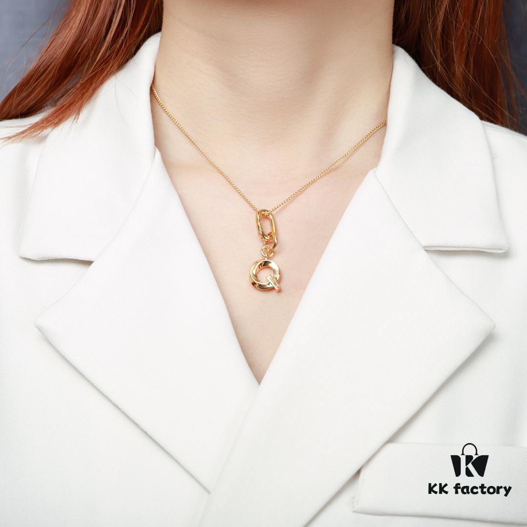 2021 New Arrival 🌟 Celine Necklace, Bestselling Style, Exquisite Craftsmanship, Premium Look, Solid Brass Material Matching Retail Quality, Versatile & Trendy, Ready Stock