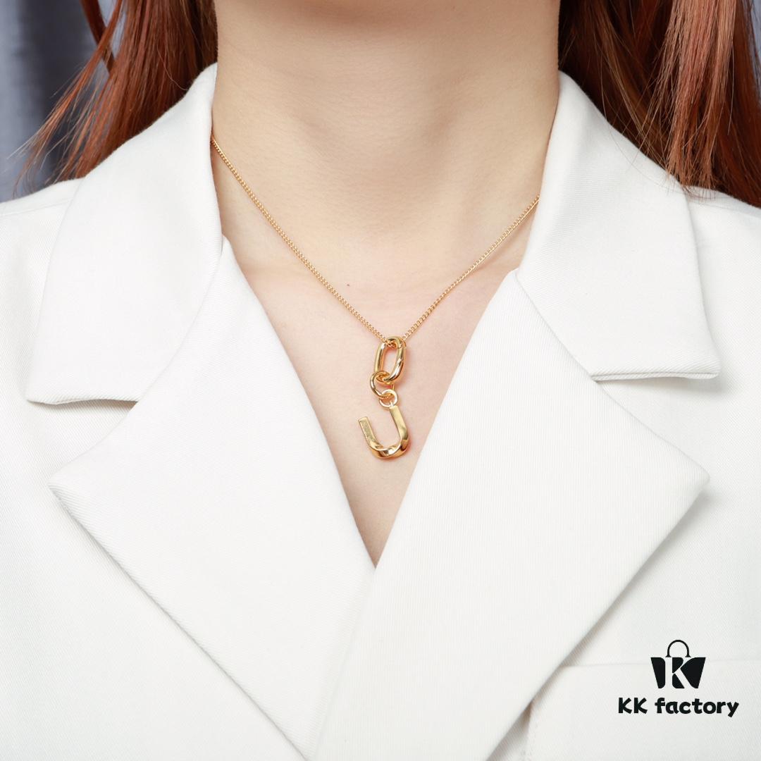 2021 New Arrival 🌟 Celine Necklace Popular Style, Exquisite Craftsmanship, Stunning Look, Premium Brass Material Matching Store Quality