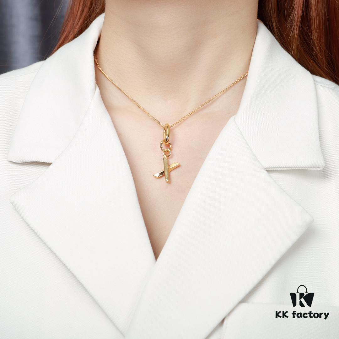 2021 New Arrival 🌟 Celine Necklace Popular Style, Exquisite Craftsmanship, Stunning Look, Premium Brass Material Matching Store Quality