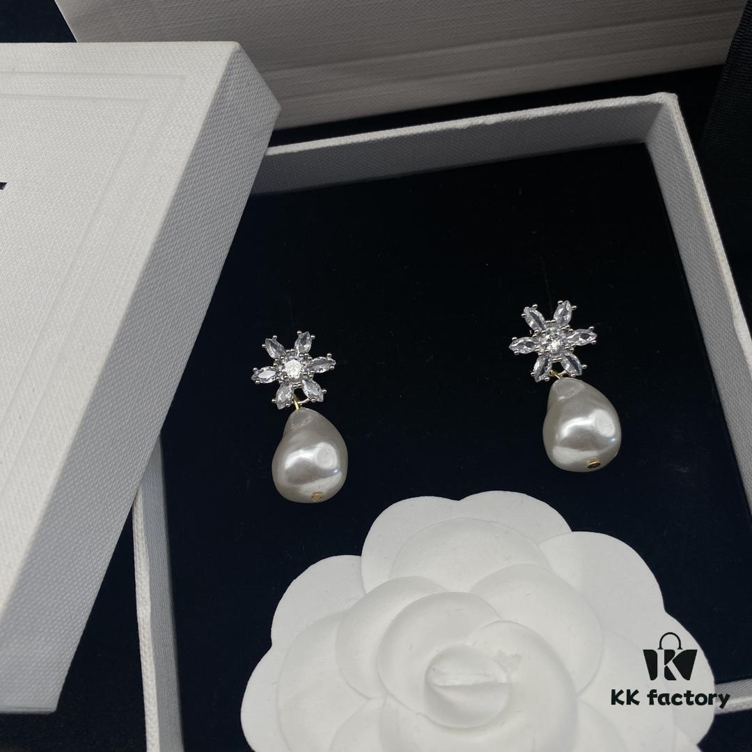 CELINE Effortless European and American Style Suitable for Various Occasions, Simple Yet Elegant, Made with Original Matched Materials