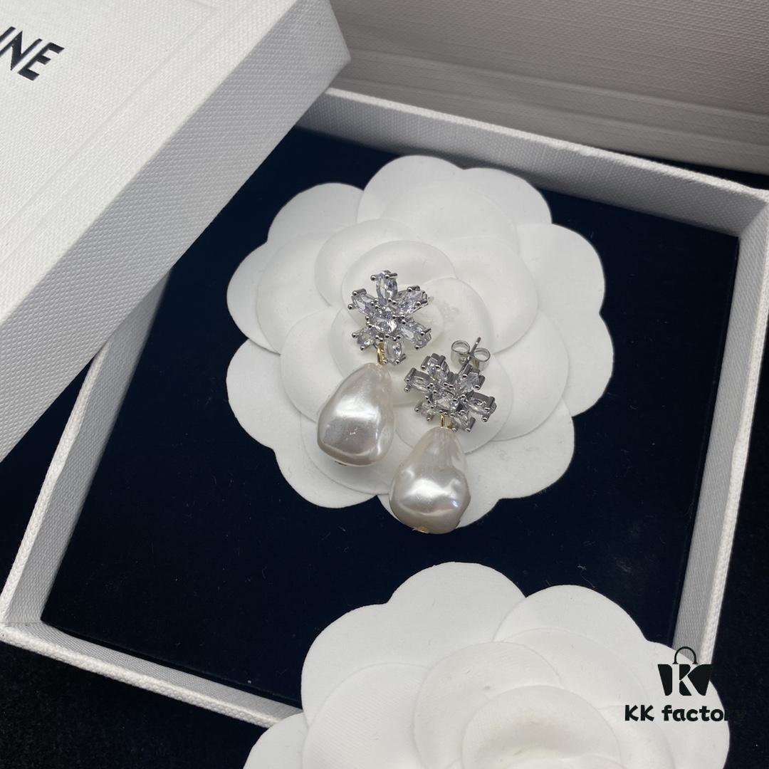 CELINE Effortless European and American Style Suitable for Various Occasions, Simple Yet Elegant, Made with Original Matched Materials