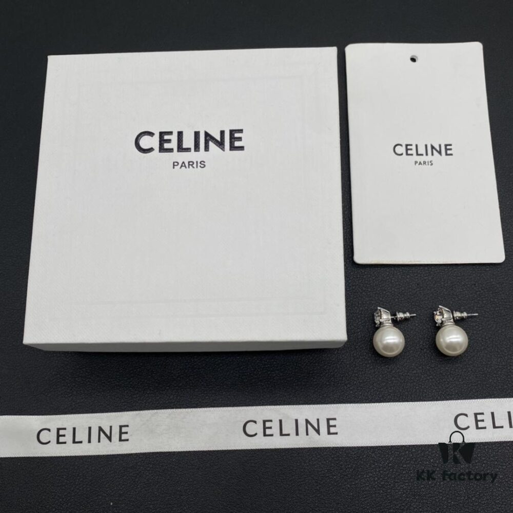 CELINE Casual and Natural European-American Style, Suitable for Various Occasions, Simple Yet Elegant, Made with Original Specified Materials