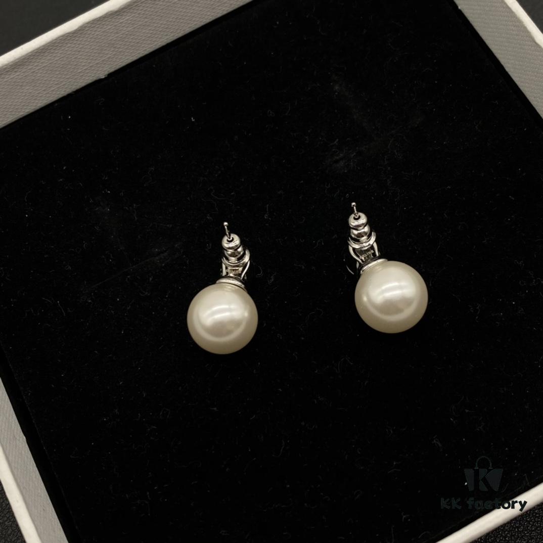 CELINE Casual and Natural European-American Style, Suitable for Various Occasions, Simple Yet Elegant, Made with Original Specified Materials