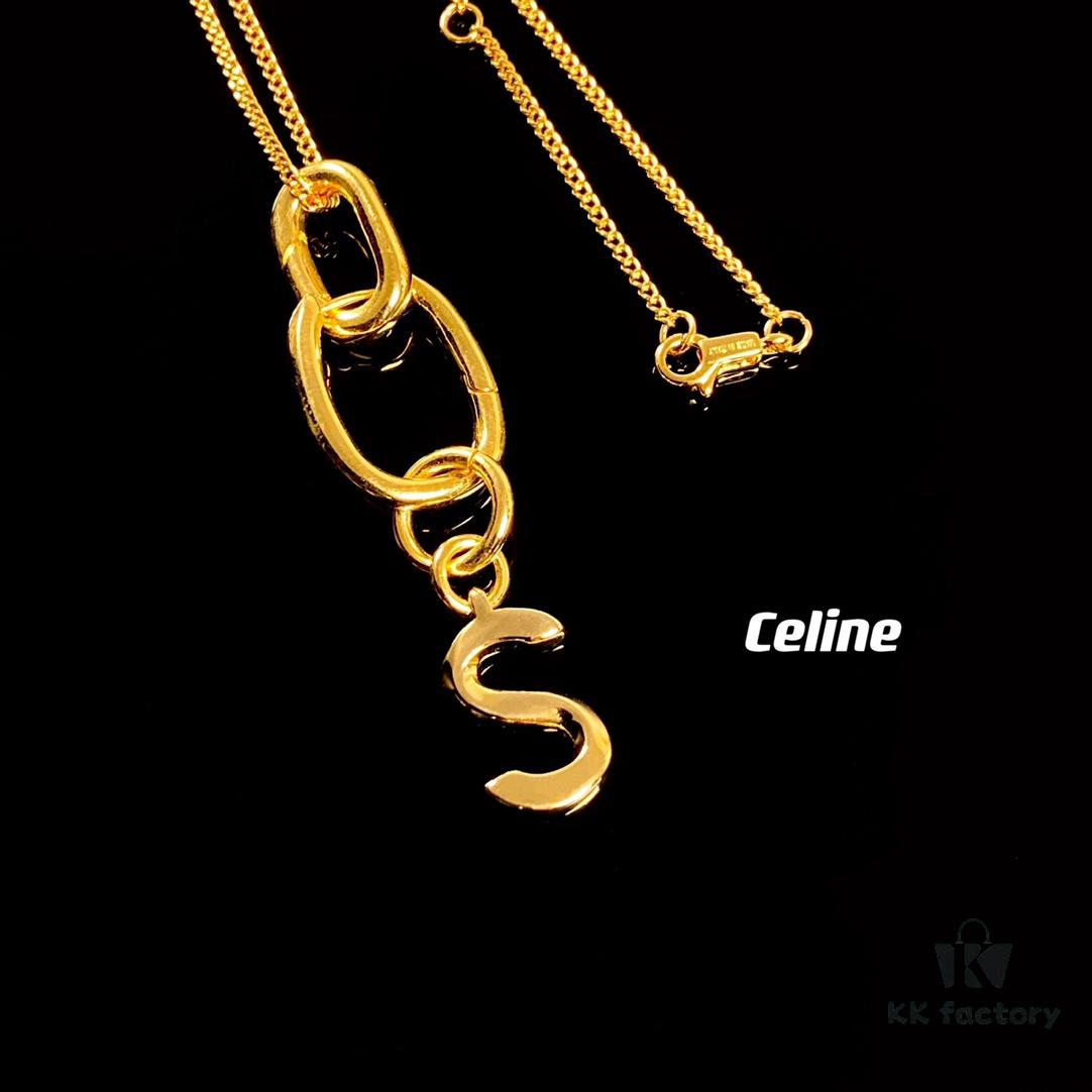 Celine Letter Necklace, Consistent ZP Material! Meaningful Jewelry to Wear the Important Names Close to Your Heart 💗 Available in 26 Letters, Faithful Craftsmanship, Thick Gold Plating, Versatile and Easy to Match with Daily Outfits, High Wearing Frequency – A Must-Have for Everyone!