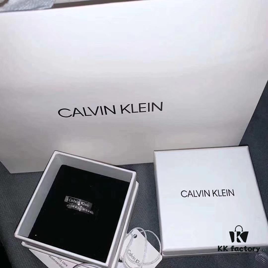 Valentine's Day Gift Recommendation: Minimalist CK Ring Filled with Love