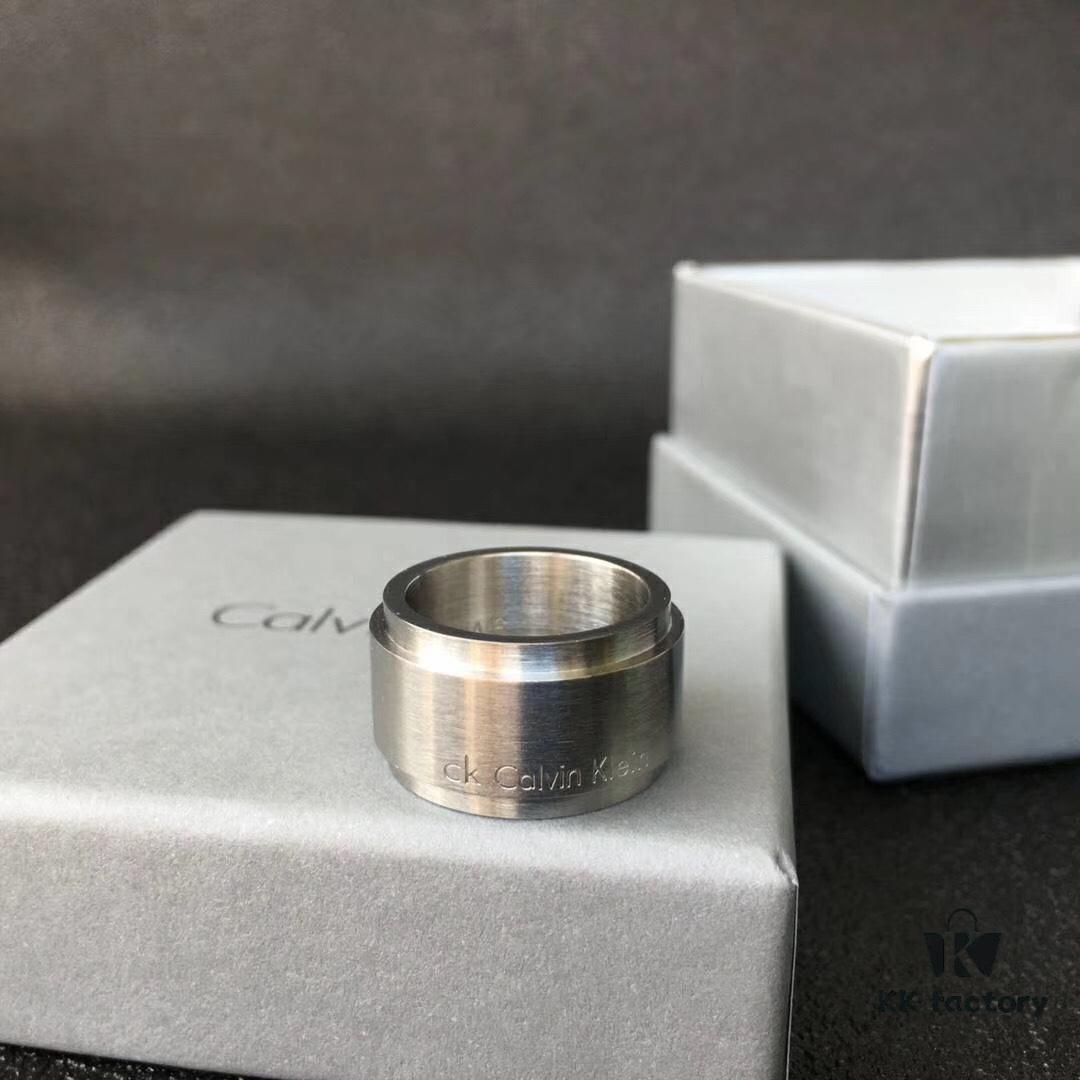 Titanium Steel CK Solid Color Couple Rings, Large Stock Available, Real Photos, CNC Precision Carving, 1:1 Replication, Molded from Authentic Counter Products, Two Colors Available
