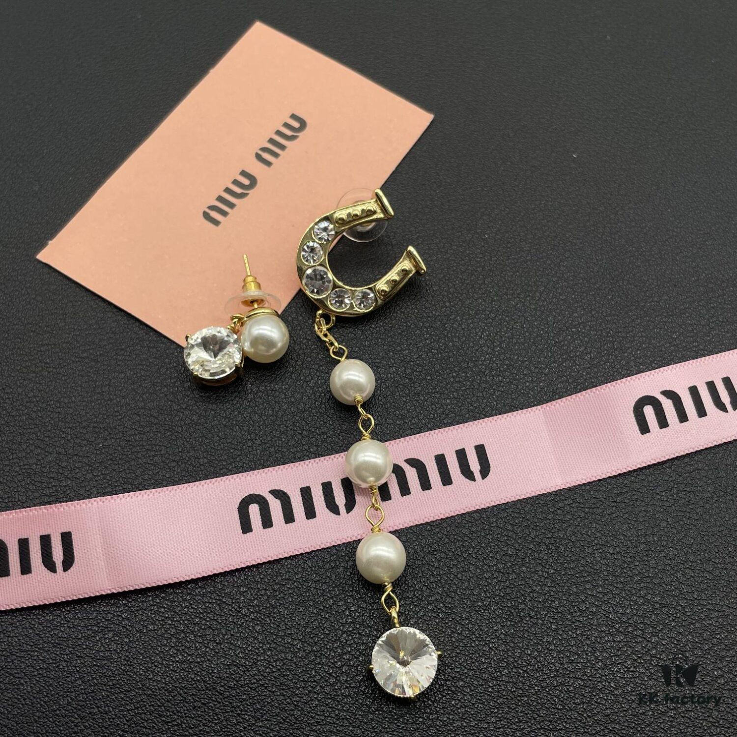 Miu Miu Elegant Heart Pearl Stud Earrings, Minimalist Luxury Design with Vintage Charm