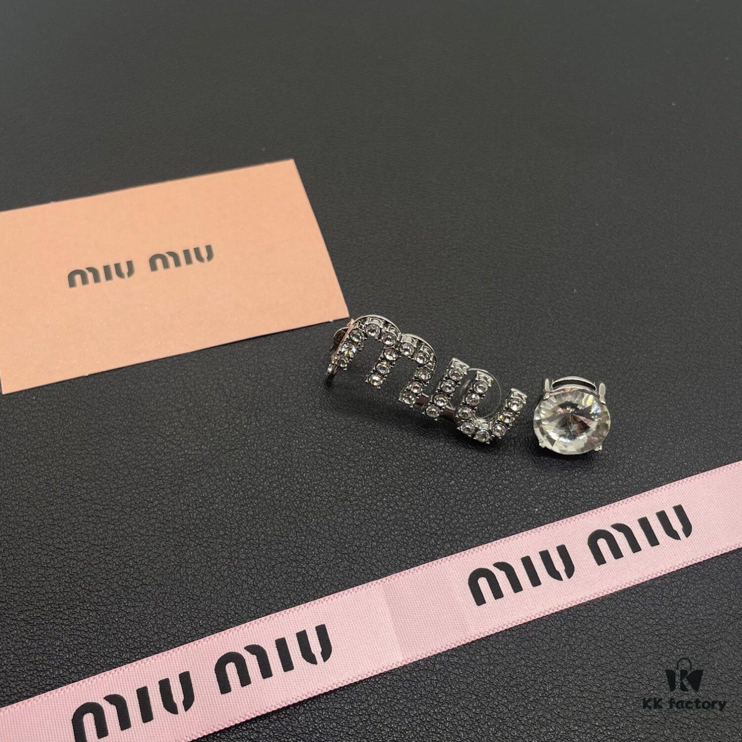 Miu Miu Stylish Luxury Minimalist Pearl Heart Stud Earrings, Elegant and Fashionable Design, Perfect for Summer Wear