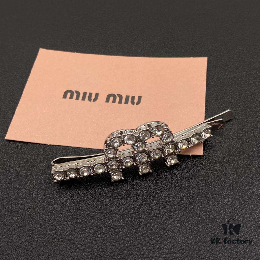 Miu Miu Textured Luxury Pearl Heart Hair Clip - Minimalist Design with Vintage Charm