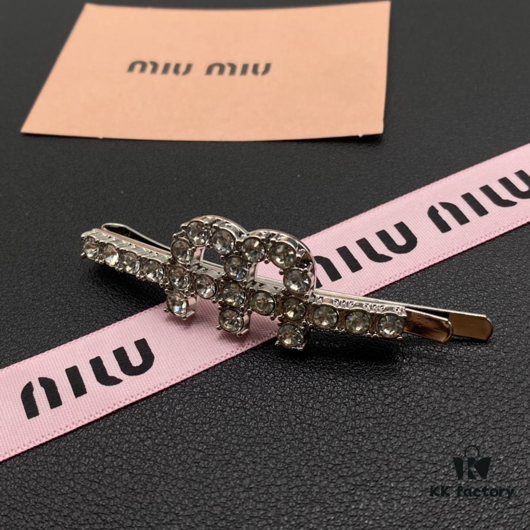 Miu Miu Textured Luxury Pearl Heart Hair Clip - Minimalist Design with Vintage Charm