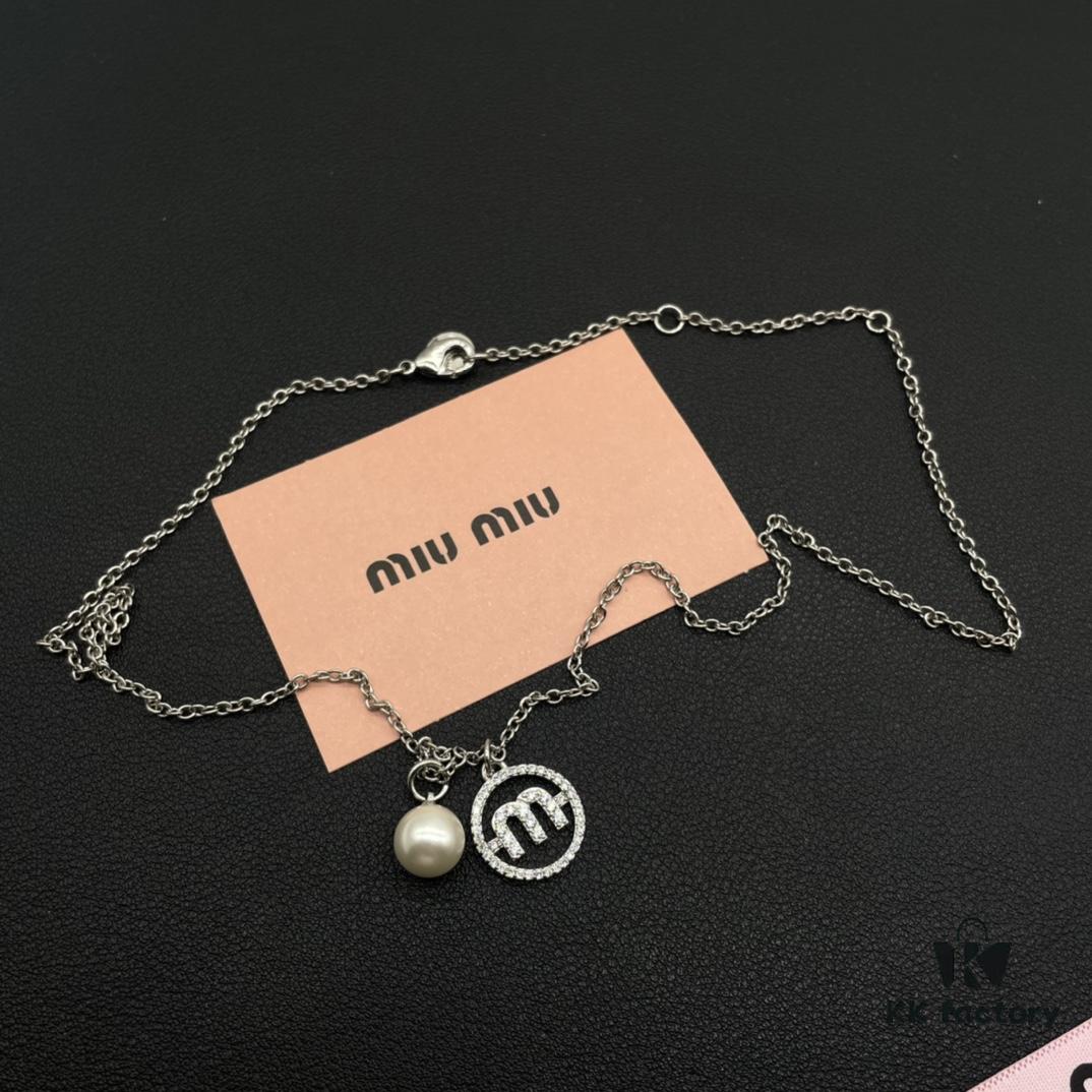 Miu Miu Textured Luxury Pearl Heart Necklace, Minimalist Design with Retro Elegance