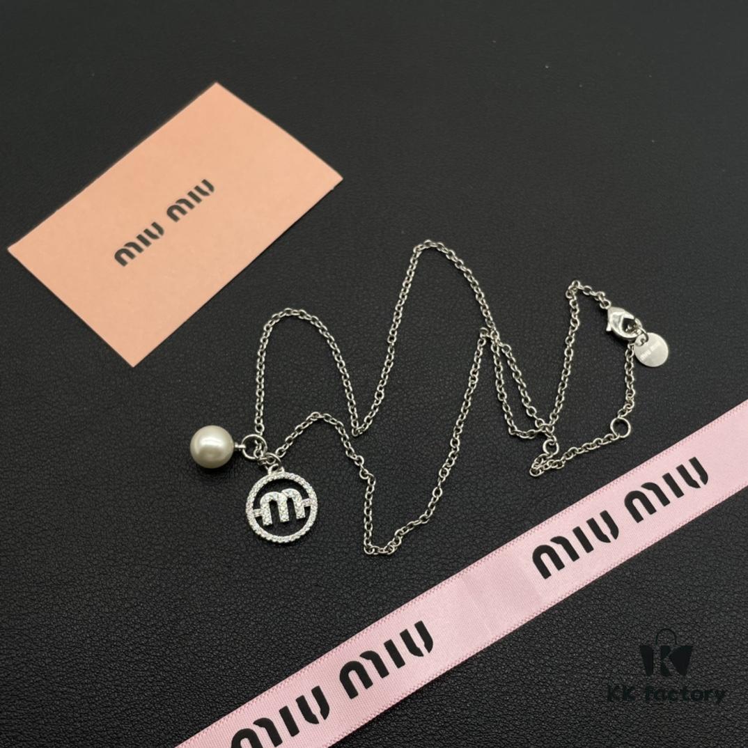 Miu Miu Textured Luxury Pearl Heart Necklace, Minimalist Design with Retro Elegance