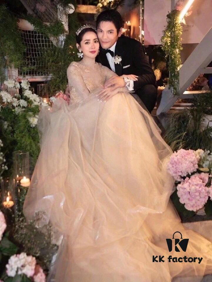 Miu Miu Bow Knot Stud Earrings, Guo Biting Same Style, Princess-like Charm, Dual-tone Gold-plated Craft with Swarovski Pearl