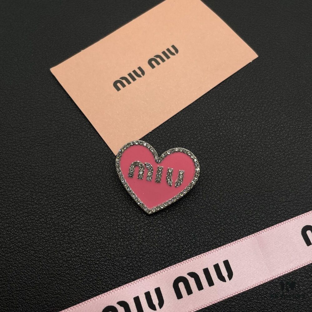 Miu Miu Textured Heart Luxury Pearl Brooch, Minimalist Love Design, Vintage-Inspired Fashion Statement Piece
