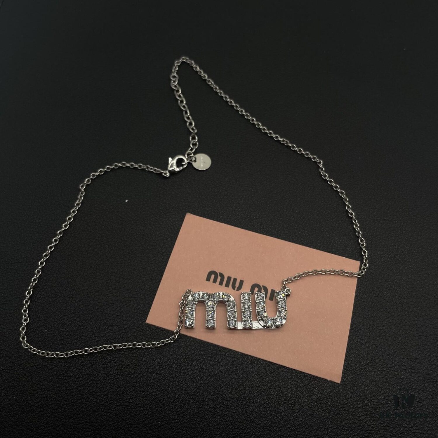 Miu Miu Elegant Heart Pearl Necklace, Minimalist Luxury Design with Vintage Charm, Must-Have Fashion Accessory for Summer