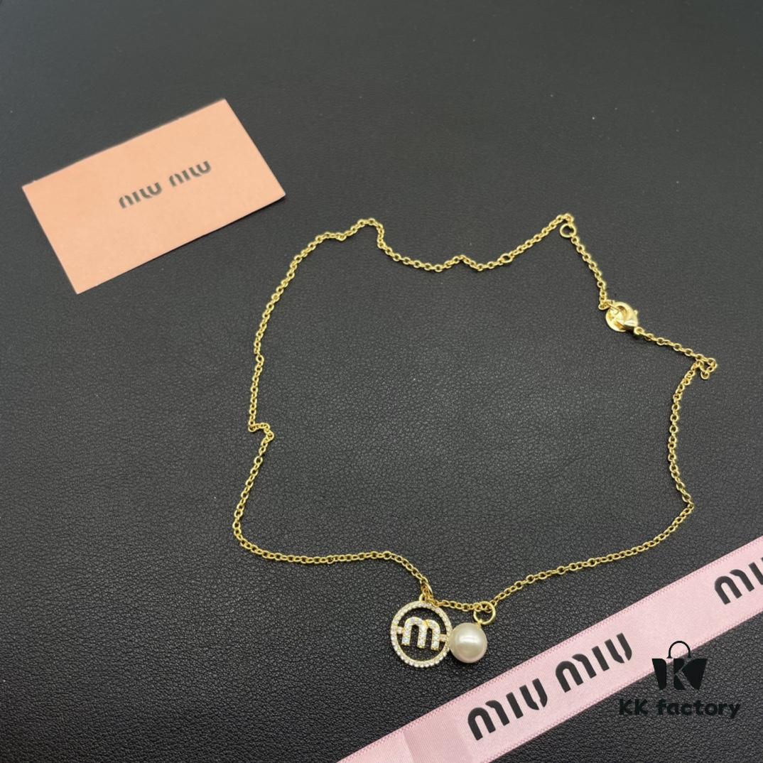 Miu Miu Textured Luxury Pearl Heart Necklace, Minimalist Design with Retro Elegance