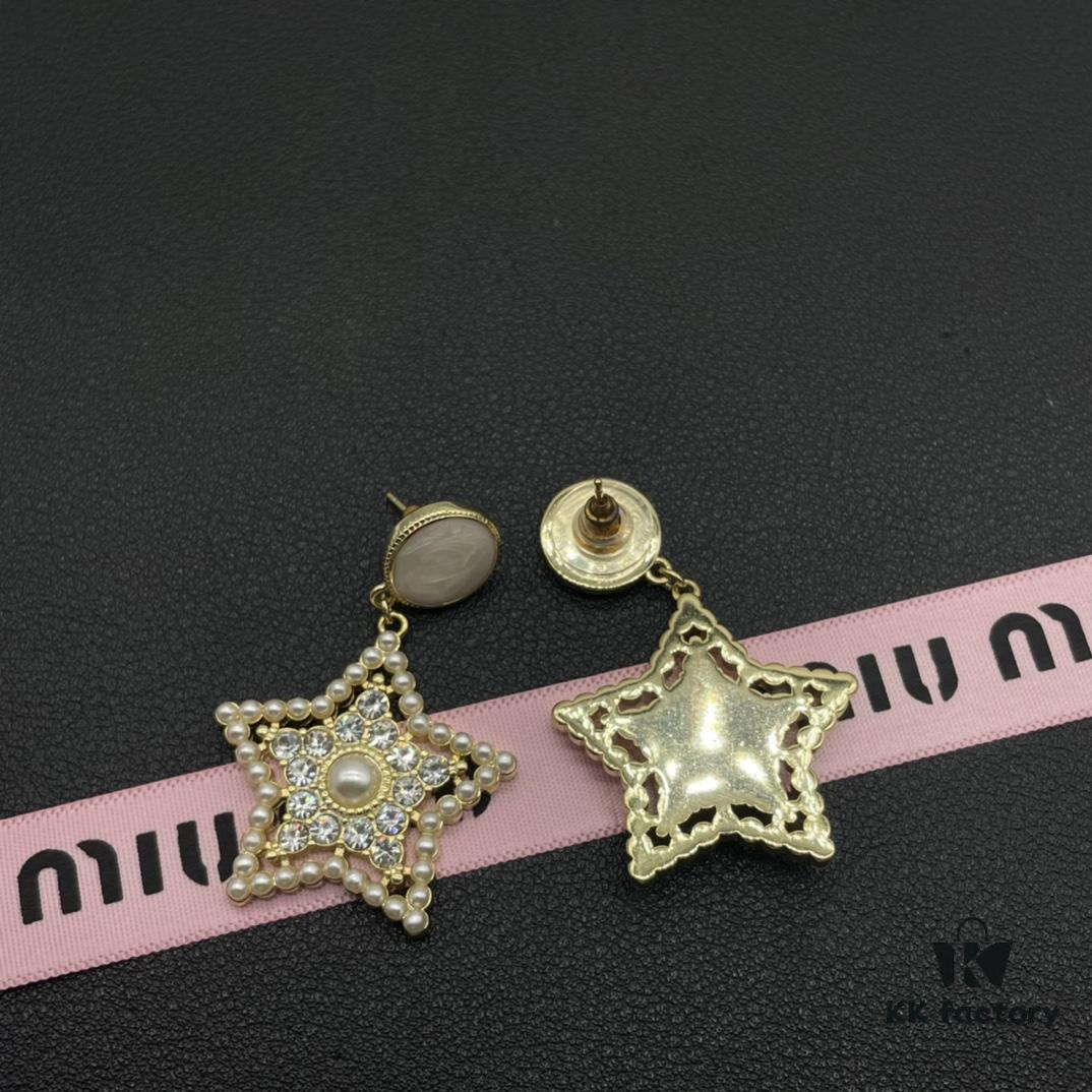 Miu Miu Textured Heart Luxury Pearl Stud Earrings, Minimalist Love Design with Vintage Charm