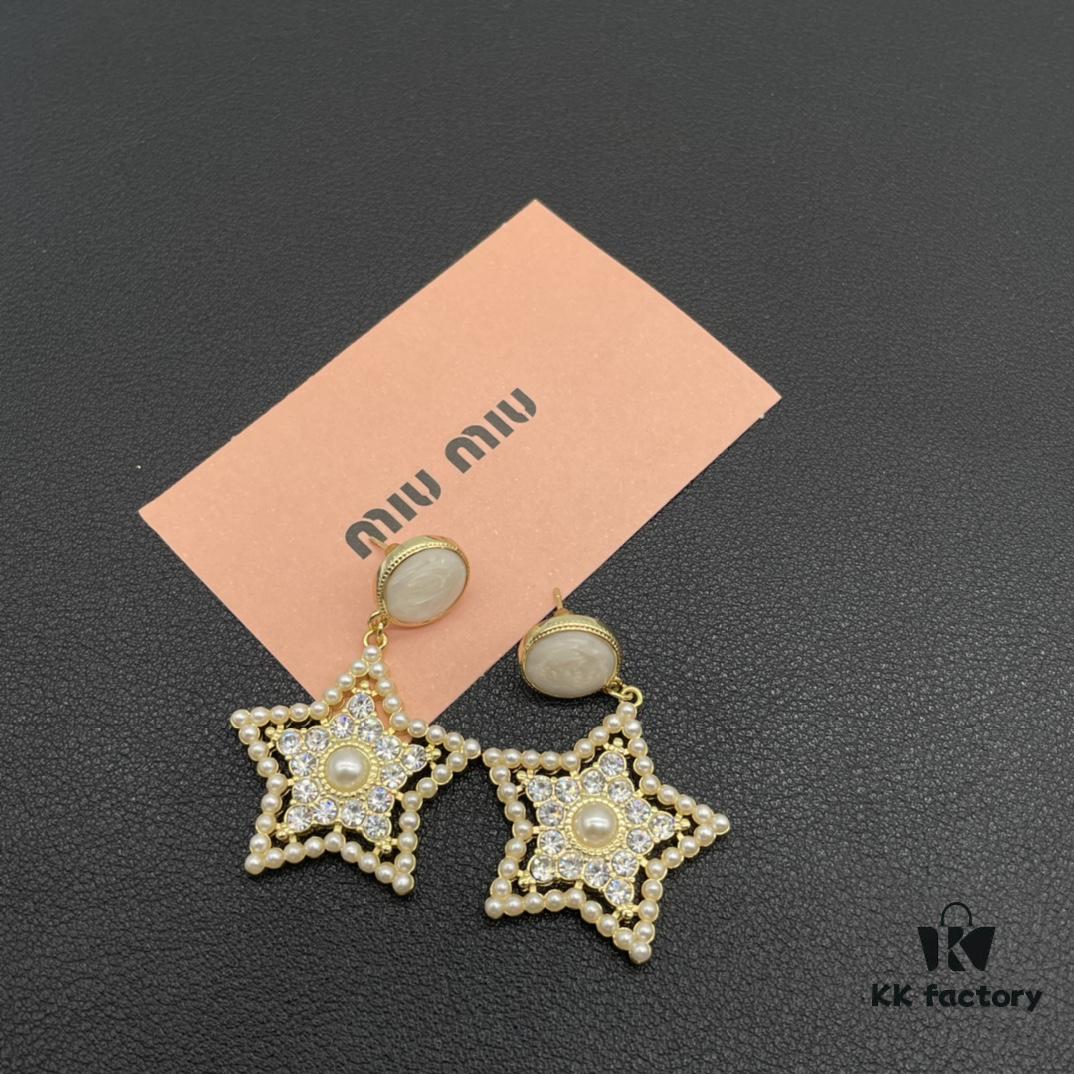 Miu Miu Textured Heart Luxury Pearl Stud Earrings, Minimalist Love Design with Vintage Charm