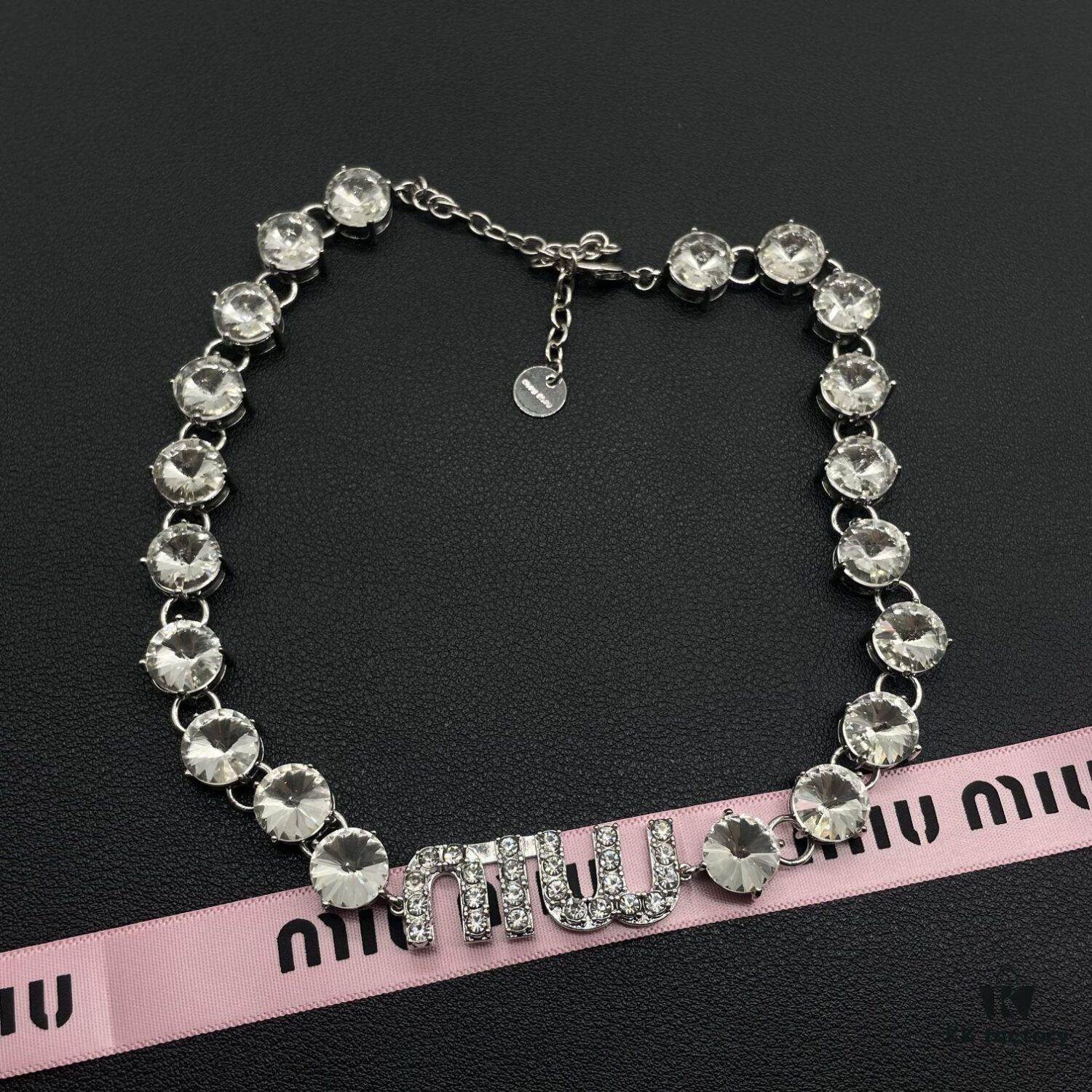 Miu Miu Textured Heart Luxury Minimalist Pearl Necklace with Cherry Design, Lightweight and Unique Style, Elegant Retro Fashion for Summer