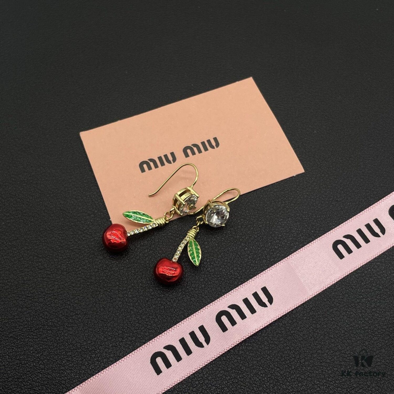 Miu Miu Textured Luxury Pearl Heart Stud Earrings, Minimalist Design with Vintage Charm, Must-Have Summer Fashion Accessory