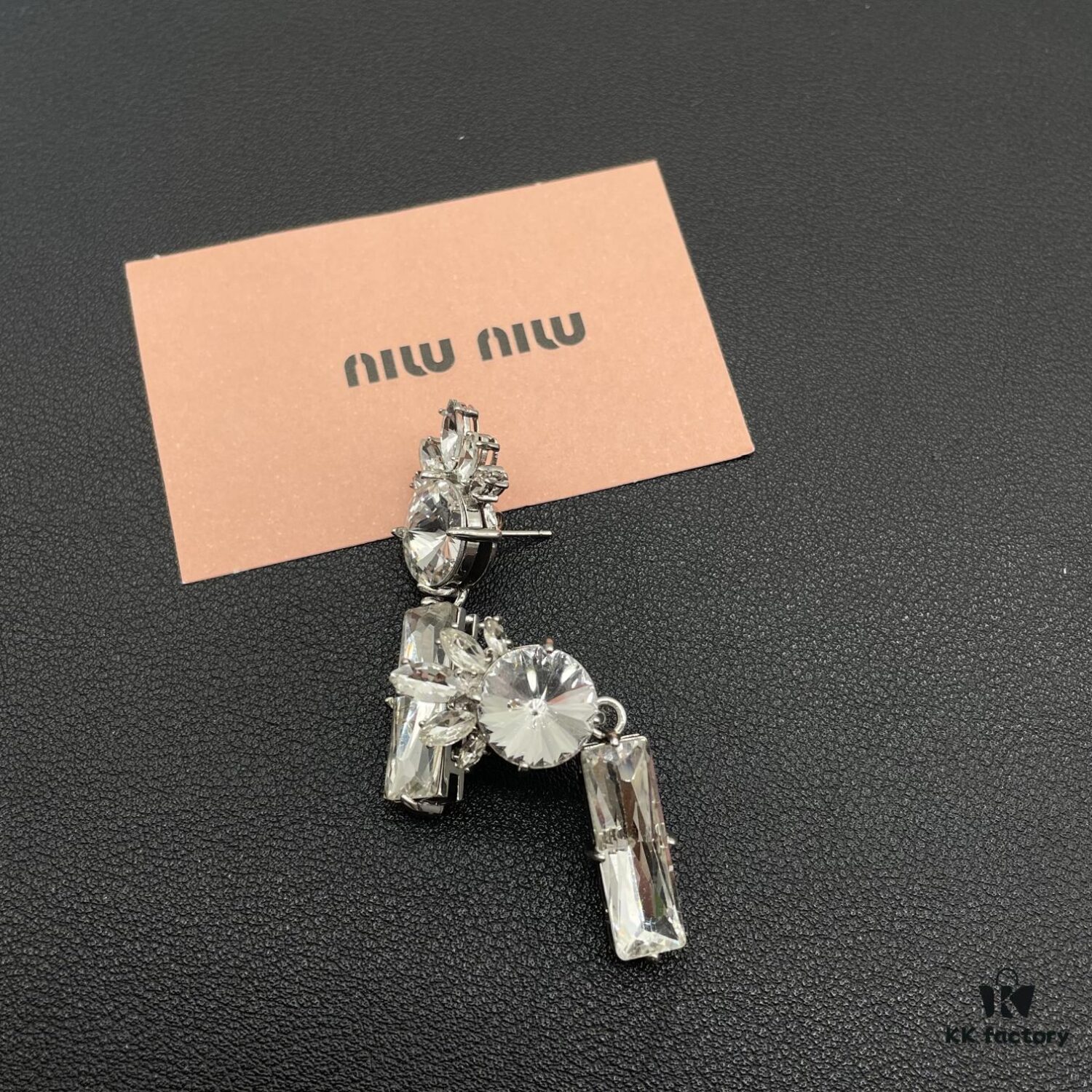 Miu Miu Elegant Heart Pearl Stud Earrings, Minimalist Luxury Design with Timeless Charm