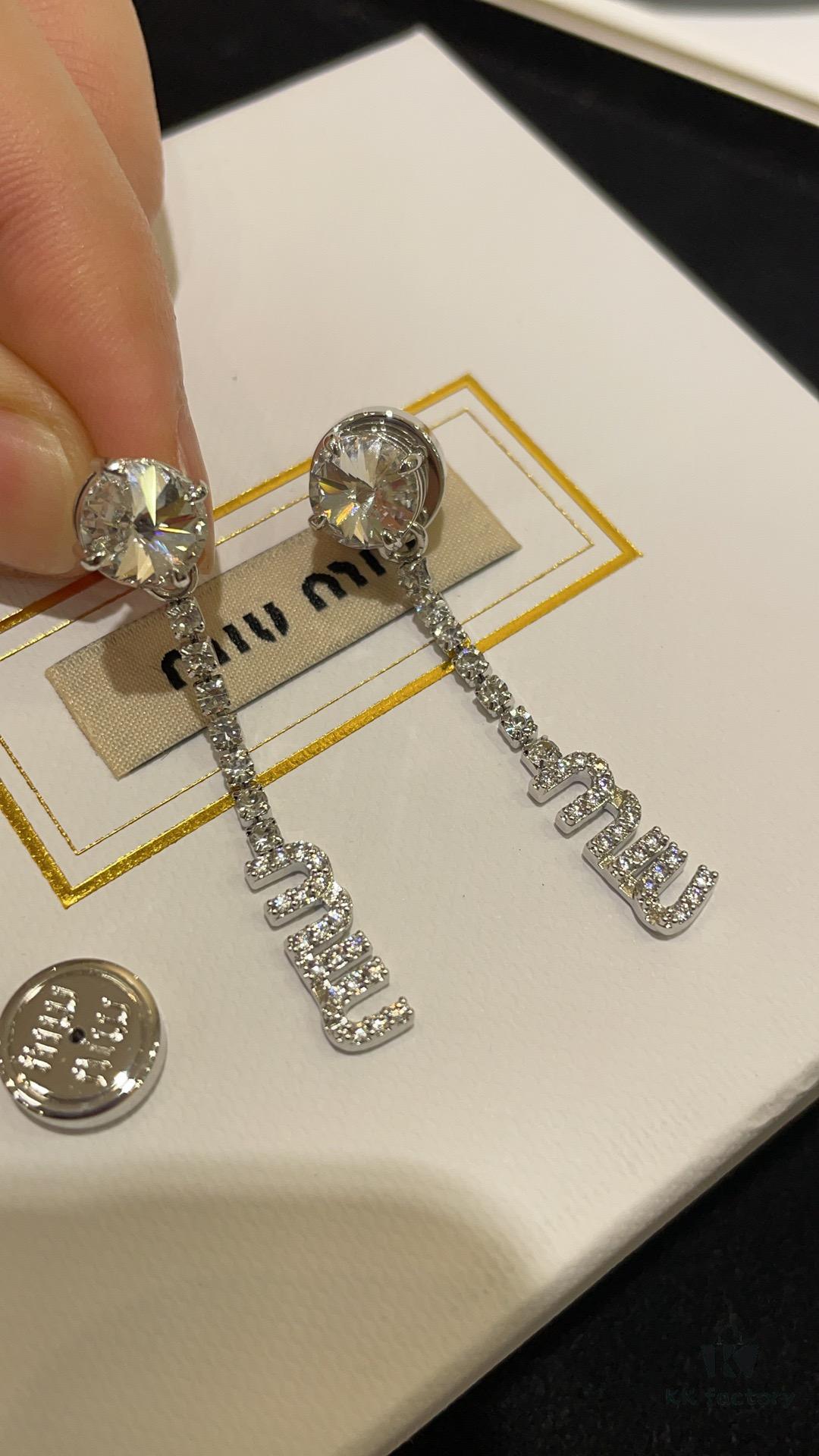IUMIU New Arrival Silver Full Diamond Letter Pendant Stud Earrings