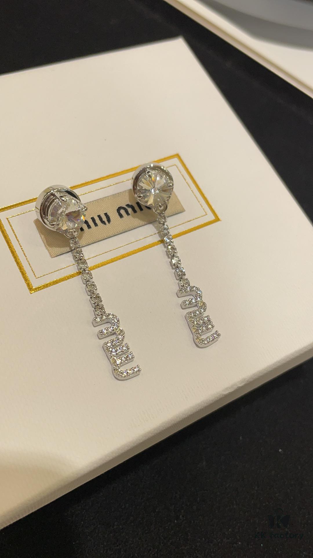 IUMIU New Arrival Silver Full Diamond Letter Pendant Stud Earrings