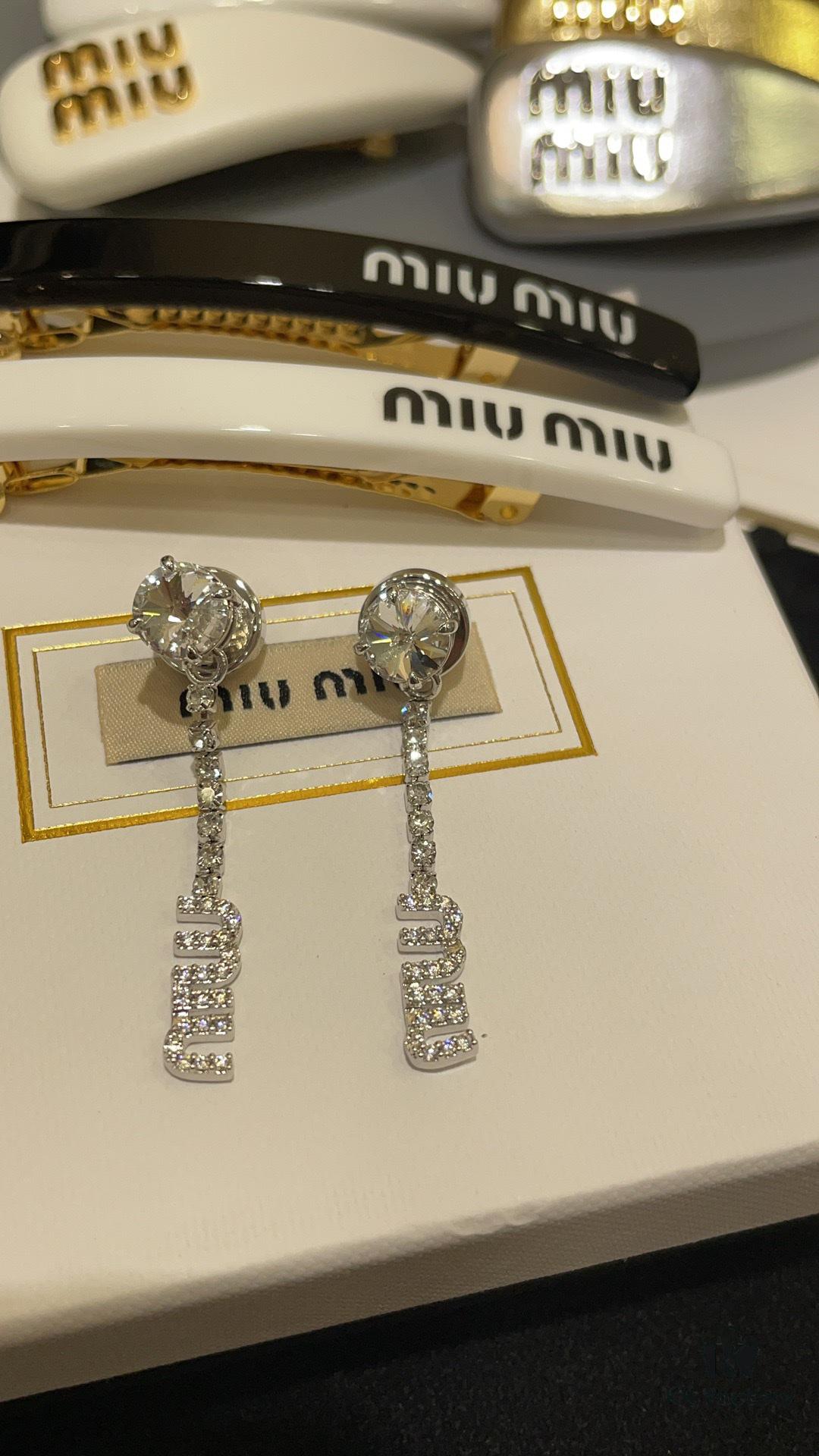 IUMIU New Arrival Silver Full Diamond Letter Pendant Stud Earrings