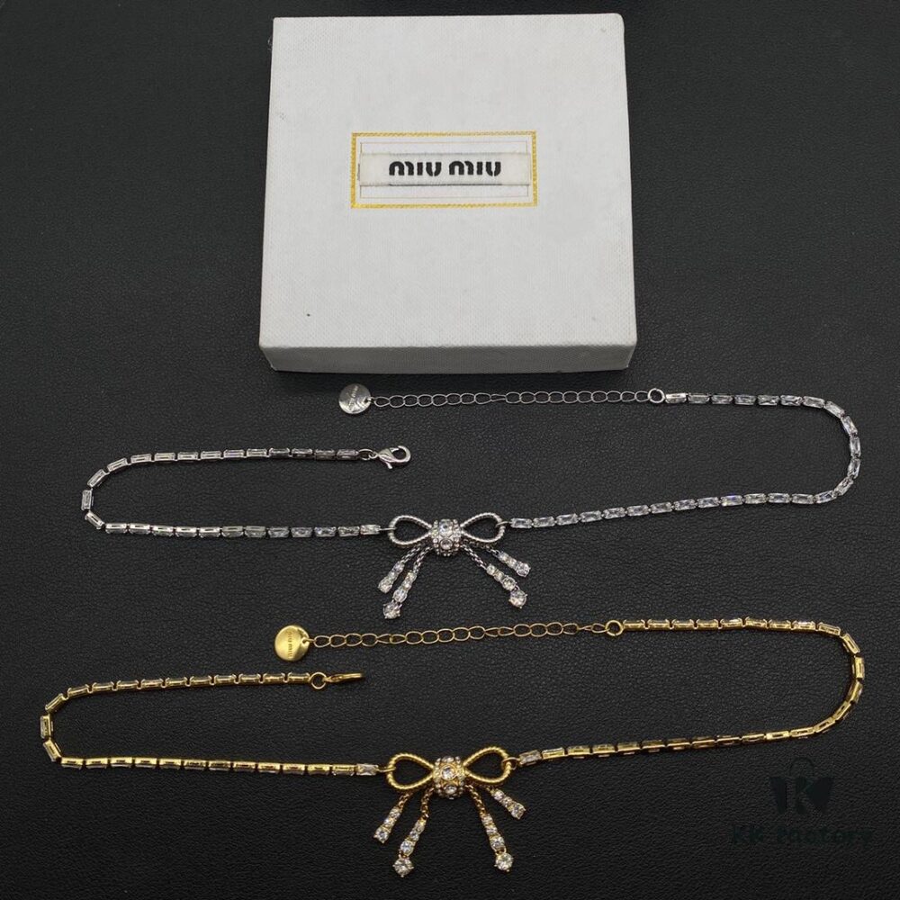 Miu Miu Textured Luxury Pearl Heart Stud Earrings, Minimalist Design with Vintage Charm, Must-Have Summer Fashion Accessory