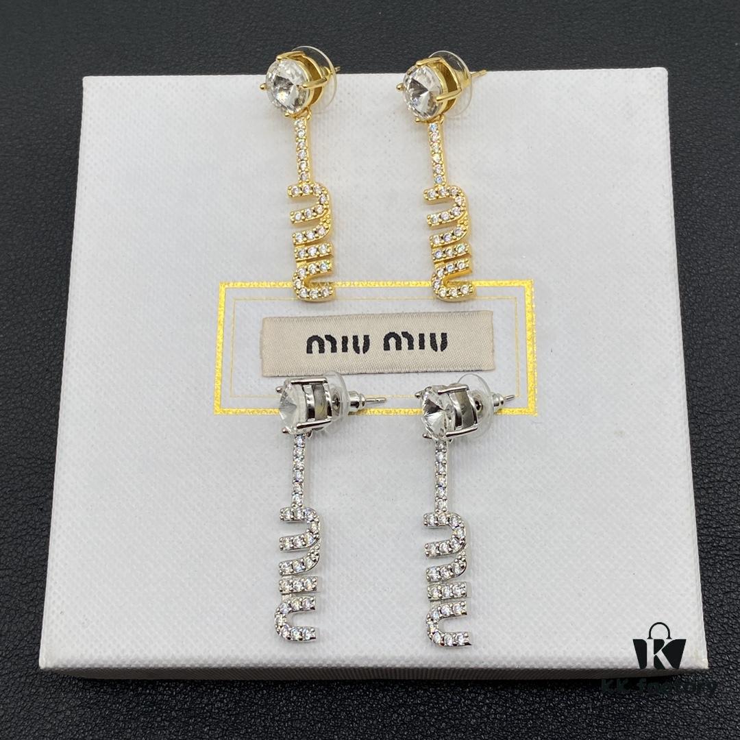 Miu Miu Textured Luxe Minimalist Pearl Heart Stud Earrings