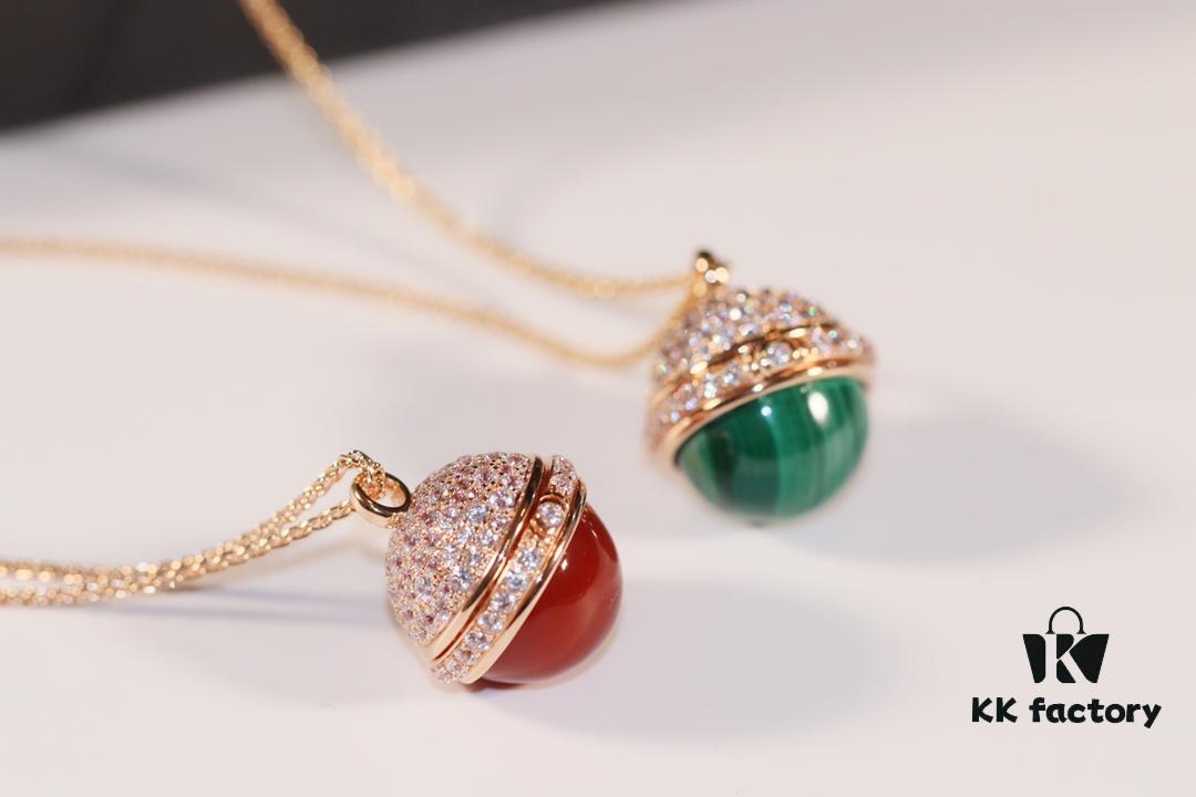 Piaget Possession Necklace, Worn by Goddess Yang Mi, Style Icon and Ultimate Fashion Statement