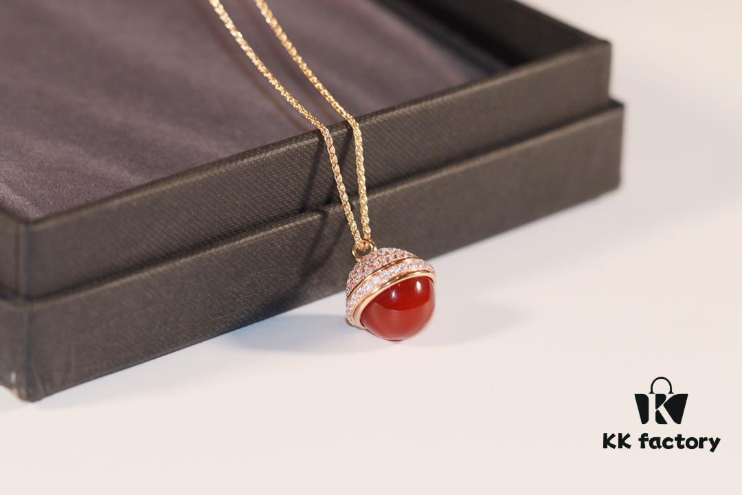 Piaget Possession Necklace, Worn by Goddess Yang Mi, Style Icon and Ultimate Fashion Statement